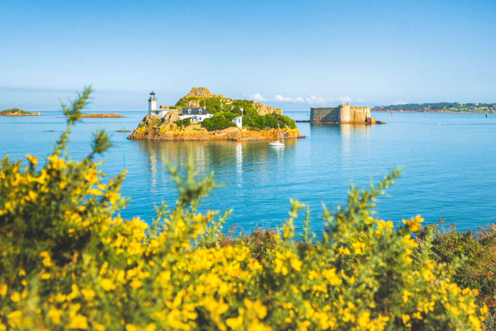 Île Louet / Château du Taureau depuis le GR à la Pointe de Penn al Lann